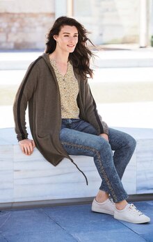 Strickjacke oder Slim Jeans bei Ernstings family in Remscheid Strickjacke oder Slim Jeans im Angebot bei Ernstings family Remscheid für 24,99 €