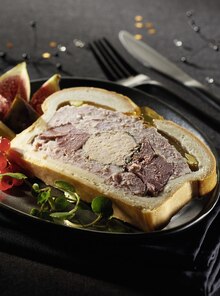 Casino Supermarchés Flaine - PÂTÉ CROÛTE CERF POMMES NOISETTES Promo PÂTÉ CROÛTE CERF POMMES NOISETTES dans le catalogue Casino Supermarchés "Magic menus" à Flaine