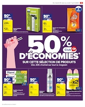 Promo Sport dans le catalogue Carrefour du moment à la page 7