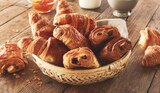 Auchan Bourg-la-Reine - 3 CROISSANTS + 3 PAINS AU CHOCOLAT AOP Promo 3 CROISSANTS + 3 PAINS AU CHOCOLAT AOP dans le catalogue Auchan Auchan à Bourg-la-Reine