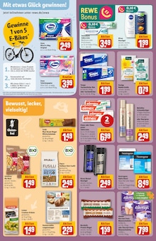 Crunchips Angebot im REWE Prospekt, gültig von 03.11.2025 bis 08.11.2025 Crunchips Angebot im aktuellen REWE Prospekt auf Seite 28