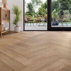 Sol stratifié Cajun bâton rompu, effet chêne, L.64,4 cm x l.12,2 cm x ép.8 mm dans le catalogue Castorama