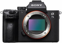 Saturn Schorndorf - Vollformat Systemkamera ALPHA 7 III BODY - ILCE-7M3B Vollformat Systemkamera ALPHA 7 III BODY - ILCE-7M3B Angebot bei Saturn Schorndorf im Prospekt "STARKE AUSWAHL. STARKE ANGEBOTE."