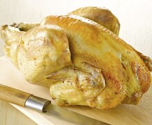 Casino Supermarchés Orly - Poulet rôti certifié épicé Promo Poulet rôti certifié épicé dans le catalogue Casino Supermarchés "Les 366 jours les + promo de France" à Orly