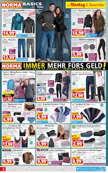 Kleiderschrank im Norma Prospekt "Mehr fürs Geld" mit 18 Seiten (München)