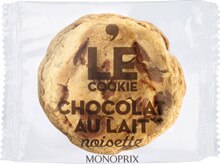 Monoprix Fontainebleau - Le cookie chocolat au lait noisette Promo Le cookie chocolat au lait noisette dans le catalogue Monoprix "Apéros, salades, mezze, il aime tout, tout le monde l’aime, et c’est même pas énervant." à Fontainebleau