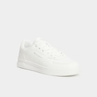 Promo Tennis basses à lacets Champion Newman blanc homme à 27,99 € dans le catalogue La Halle à Aubagne