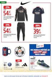 Offre Ballon Football dans le catalogue Intersport du moment à la page 10