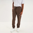 Pantalon jogging droit molleton marron chocolat homme en promo chez La Halle Pantalon jogging droit molleton marron chocolat homme dans le catalogue La Halle