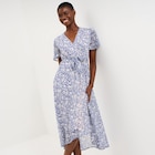 Robe longue évasée col cache-coeur bleu femme dans le catalogue La Halle