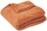 Plaid sherpa en promo à 8,99 € chez Carrefour Plaid sherpa dans le catalogue Carrefour
