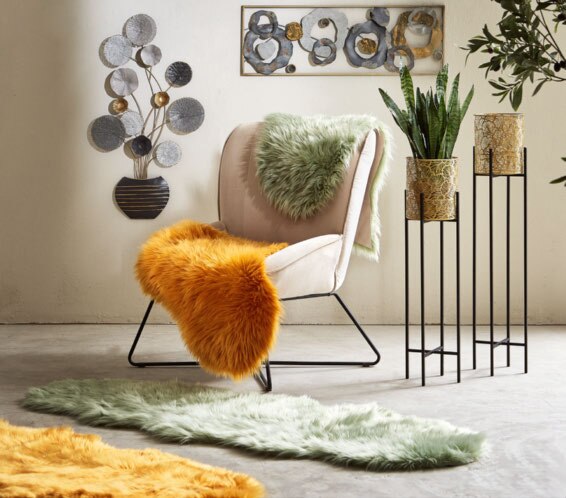 XXXLutz Möbelhäuser Aalen - Blumentopf/Windlicht, Wandobjekt oder Kunstfell Blumentopf/Windlicht, Wandobjekt oder Kunstfell Angebot bei XXXLutz Möbelhäuser Aalen im Prospekt DAS GRÖSSTE JUBILÄUM - FINALE