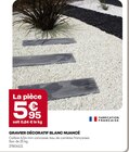 Promo Gravier décoratif blanc nuancé à 5,95 € dans le catalogue Gedimat à Ville-la-Grand