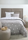 Parure housse de couette Charmy en promo chez Maxi Bazar Parure housse de couette Charmy dans le catalogue Maxi Bazar