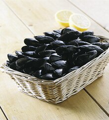 Casino Supermarchés Vanves - Moules de bouchot de la baie du Mont Saint-Michel AOP Promo Moules de bouchot de la baie du Mont Saint-Michel AOP dans le catalogue Casino Supermarchés "Le mois Casino magic !!" à Vanves