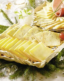 Casino Supermarchés Plumergat - Plateau Raclette de Savoie La Pointe Percée Promo Plateau Raclette de Savoie La Pointe Percée dans le catalogue Casino Supermarchés "Priorité aux promos" à Plumergat