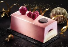 Casino Supermarchés Flaine - BÛCHE FRAMBOISE NOUGAT Promo BÛCHE FRAMBOISE NOUGAT dans le catalogue Casino Supermarchés "Magic menus" à Flaine