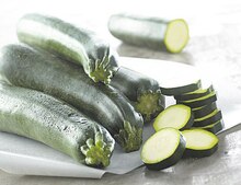 Casino Supermarchés Thionville sur Opton - Courgette Promo Courgette dans le catalogue Casino Supermarchés "Maxi Pâques" à Thionville sur Opton