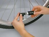 Luftpumpe im Angebot bei Hellweg in Wolfenbüttel Luftpumpe Angebote von Fischer bei Hellweg Wolfenbüttel für 19,99 €