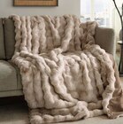 Felldecke Angebote von bugatti bei Höffner Leipzig für 89,00 €