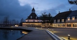Aktuelle Reis Angebote bei Center Parcs in Duisburg Aktuelles Kanadische Ferienhäuser, Champagnerkeller und Wasserabenteuer auf einem wundervollen See Angebot bei Center Parcs in Duisburg ab 232,00 €