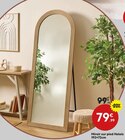 Miroir sur pied Helois en promo chez Maxi Bazar Levallois-Perret à 79,99 €