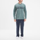 Ensemble pyjama 2 pièces haut et bas vert homme en promo chez La Halle Ensemble pyjama 2 pièces haut et bas vert homme dans le catalogue La Halle