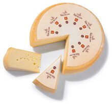 Boisson dans le catalogue Supermarchés Match Mont des Cats saveurs en or à 17,95 € en promo chez Supermarchés Match