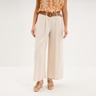 Pantalon large à pinces ceinture tressée beige femme en promo chez La Halle Marseille à 20,99 €