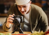 Canon EOS R50 V + RF-S 14-30mm IS STM POWER ZOOM bei Kamera Express im Angebot Canon EOS R50 V + RF-S 14-30mm IS STM POWER ZOOM im aktuellen Kamera Express Prospekt