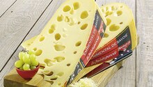 Géant Casino Vigneux-sur-Seine - Emmental de Savoie Promo Emmental de Savoie dans le catalogue Géant Casino "Le mois Casinomania" à Vigneux-sur-Seine