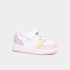 Tennis basses à scratchs multicolore bébé fille en promo chez La Halle Tennis basses à scratchs multicolore bébé fille dans le catalogue La Halle