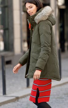 Daunen-Parka oder Schal bei Peek und Cloppenburg in Paderborn Daunen-Parka oder Schal im Angebot bei Peek und Cloppenburg Paderborn für 299,99 €