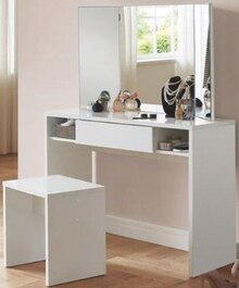 Schminktisch oder Hocker Schminki bei Die Möbelfundgrube in Völklingen Schminktisch oder Hocker Schminki im Angebot bei Die Möbelfundgrube Völklingen für 89,99 €
