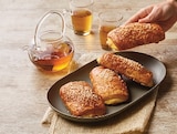 Jalousies aux pommes ou pains à la crème patissière en promo chez Super U Neuilly-sur-Seine à 3,00 €