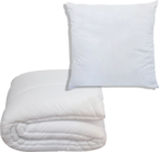 Lot couette et oreiller en promo chez Maxi Bazar Lot couette et oreiller dans le catalogue Maxi Bazar