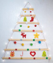 Sapin de Noël mural en bois - Aldi à Nanterre Sapin de Noël mural en bois en promo chez Aldi Nanterre à 9,99 €
