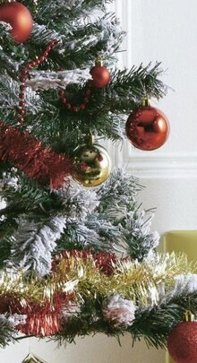 Gamme de boules de Noël - Géant Casino à Bordeaux Gamme de boules de Noël en promo chez Géant Casino Bordeaux à 1,50 €