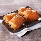 Pain au chocolat pur beurre en promo chez Carrefour Market Pain au chocolat pur beurre dans le catalogue Carrefour Market