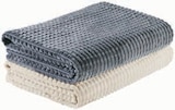 Plaid en tissu molletonné HAGTORN en promo chez Jysk Strasbourg à 10,00 €
