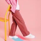 Pantalon large 5 poches coton Creeks bordeaux fille - La Halle Pantalon large 5 poches coton Creeks bordeaux fille à 15,99 € dans le catalogue La Halle