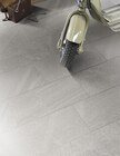 Brico Dépôt - Carrelage de sol extérieur silk "English Stone" 31 x 62 cm : offre du catalogue Promo Carrelage de sol extérieur silk "English Stone" 31 x 62 cm à 16,86 € dans le catalogue Brico Dépôt "Notre sélection sols"