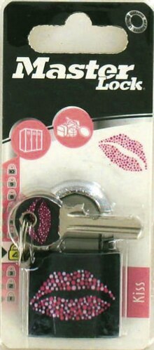 Géant Casino La Patte d'Oie - Cadenas 30 mm Promo Cadenas 30 mm dans le catalogue Géant Casino "Prenez des couleurs… C'est l'été des promos !" à La Patte d'Oie
