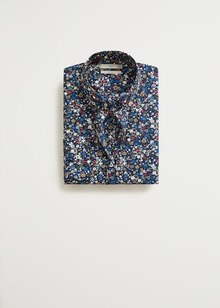 Mango Quincy-sous-Sénart - Chemise slim-fit à fleurs Promo Chemise slim-fit à fleurs dans le catalogue Mango "Nous adaptons nos services pour continuer être là pour vous" à Quincy-sous-Sénart