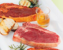 famila Nordost Detmold - BLOCK HOUSE Whiskey-Porterhouse-Steak BLOCK HOUSE Whiskey-Porterhouse-Steak Angebot bei famila Nordost Detmold im Prospekt "besser als gut!"