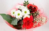 Bouquet "Saint Valentin" en promo chez Cora Bouquet "Saint Valentin" dans le catalogue Cora