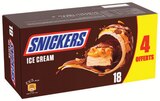 Barres glacées cacahuètes et caramel fondant - SNICKERS dans le catalogue Intermarché Hyper