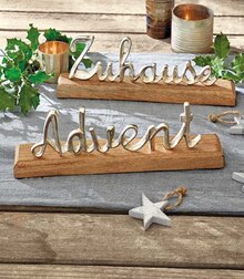 porta Möbel Leverkusen - Deko-Schriftzug „Zuhause“ oder „Advent“ Deko-Schriftzug „Zuhause“ oder „Advent“ Angebot bei porta Möbel Leverkusen im Prospekt "Zuhause ist da, wo Weihnachten am schönsten ist!"