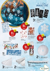 Promos Décoration Fenêtre Noël dans le catalogue "6 Collections tendances à MINI PRIX" de Maxi Bazar à la page 15