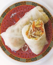 Géant Casino Mouxy - Rouleaux de printemps au poulet ou aux crevettes Promo Rouleaux de printemps au poulet ou aux crevettes dans le catalogue Géant Casino "Les 366 jours les + promo de France" à Mouxy